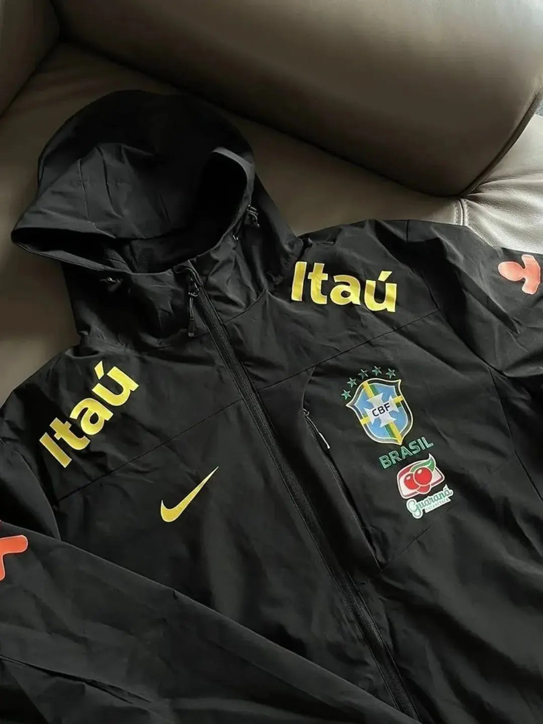 BRASIL WINDBREAKER - BLACK CMY