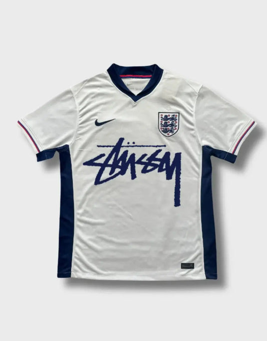 STÜSSY x "ENGLAND” HOME JERSEY - 2024/25 CMY